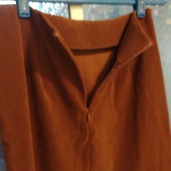 Elegant Brown Skirt - Picture 9 of 10